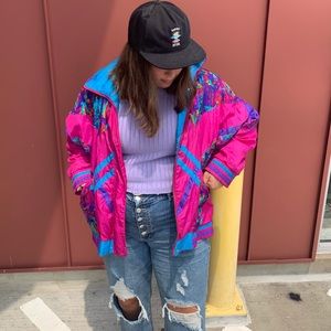 80’s vintage windbreaker!!!! 😎